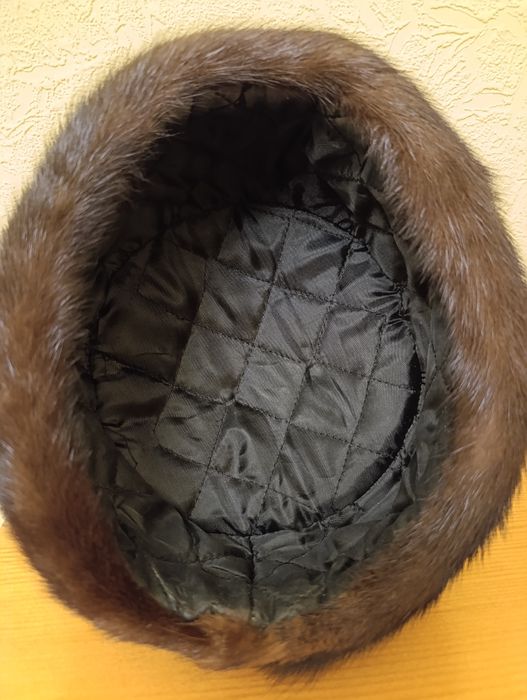 Норкова шапка жіноча