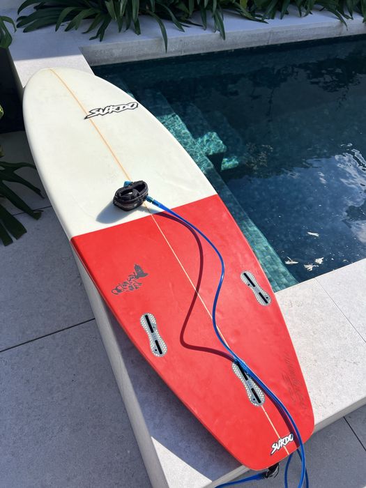 Prancha de surf 5”11 + leash