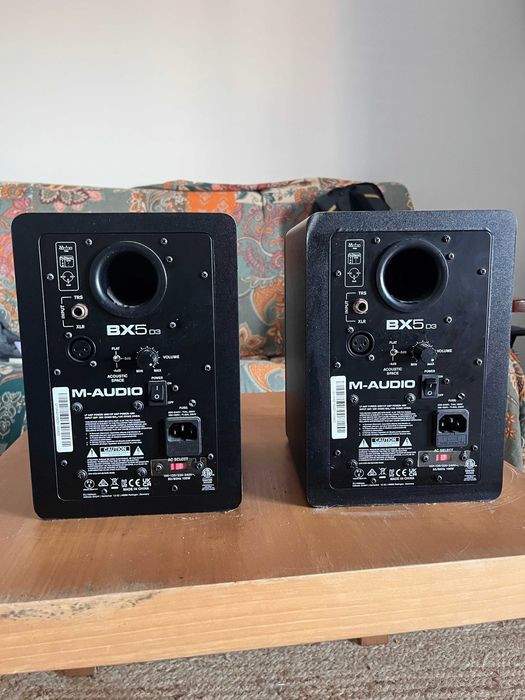 M-Audio BX5 D3 Monitor de Estúdio (+TRS cabo)