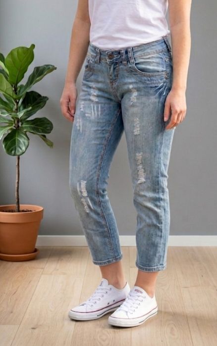 Jasne jeansy z przetarciami- Falmer
