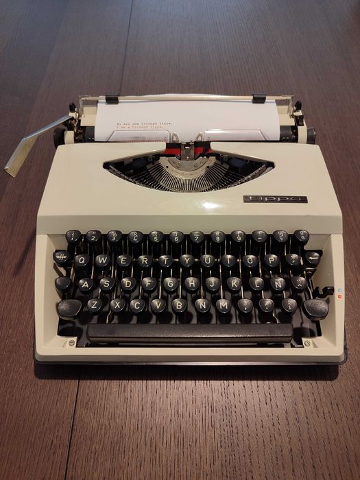 Máquina de Escrever Triumph Tippa