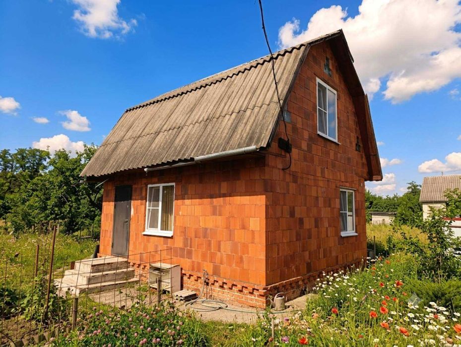 Гарний дачний будинок! Найближче передмістя!
