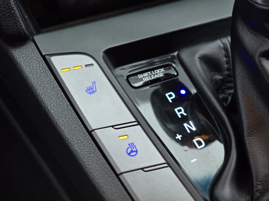 Продам свою Hyundai Elantra 1.6л -  2016г ( ОФИЦИАЛ,  ПЕРВЫЙ ХОЗЯИН  )