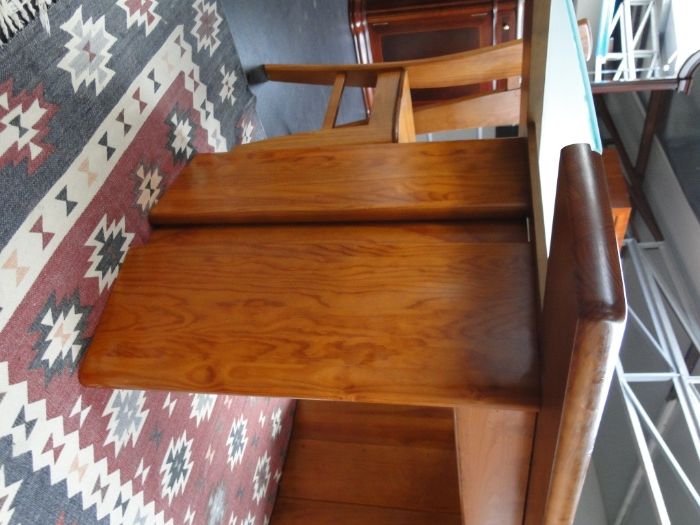 Mesa extensível em madeira maciça com acabamento em vidro fosco - Só a