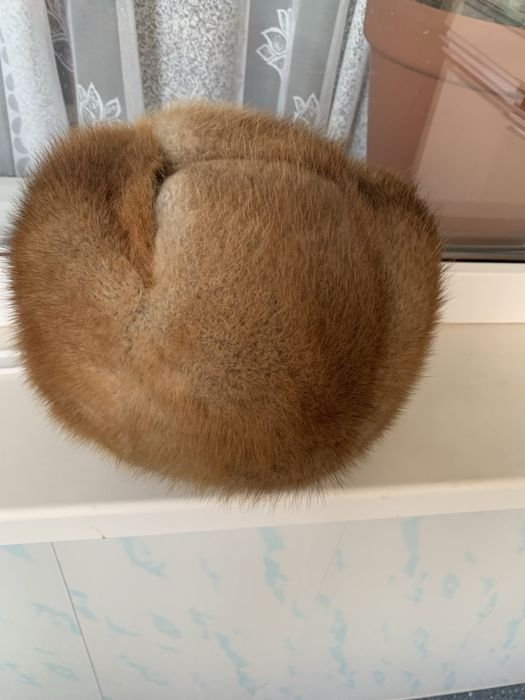 Продам пыжиковую шапку ( натуральная)