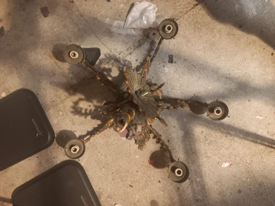 Candeeiros antigos de tecto em bronze