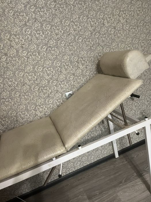 Самовывоз из Винницы. Продам массажный  стол.