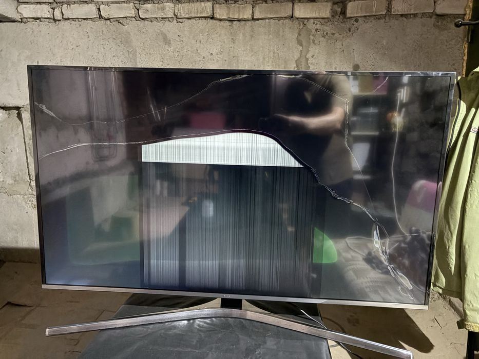 Телевизор Samsung  UE49KU6472U на запчасти