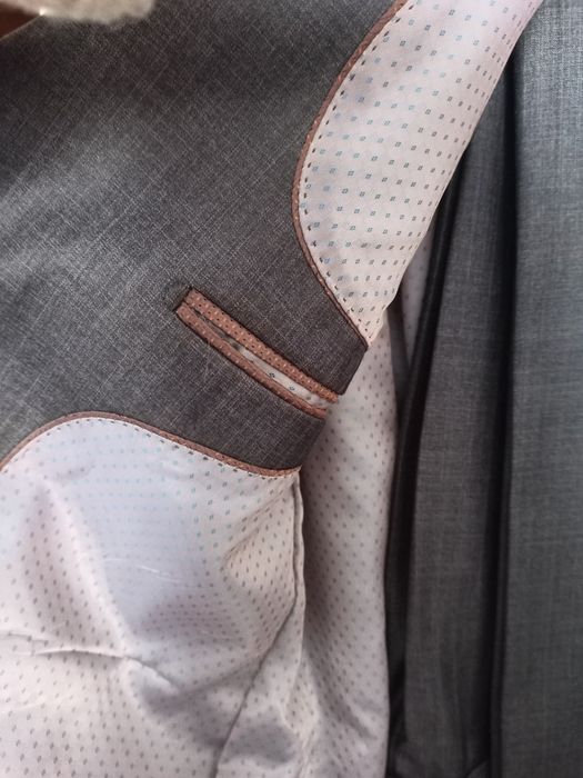 Продам мужской классический костюм