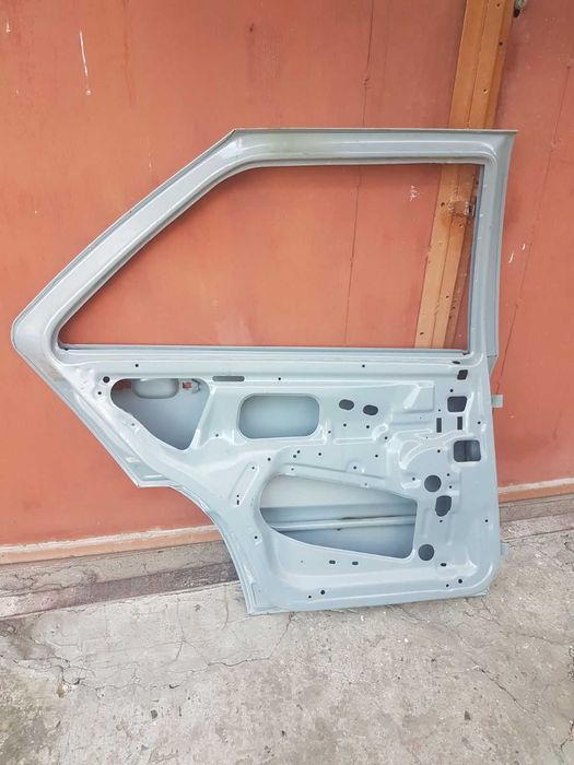 Автомобільні дверки