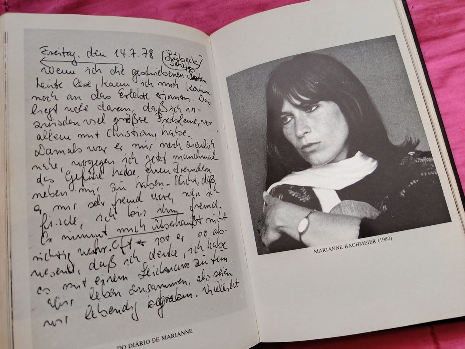 Livro  " A  MÃE DE  ANNA "