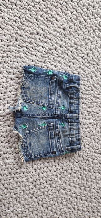 Reserved spodenki r.104