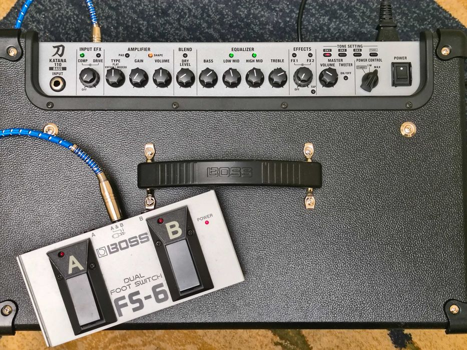 Piec Combo Boss KTN-110B KATANA BASS 110, bluetooth, footswitch.