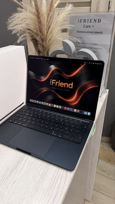 Macbook Air 13’ m2 8/256gb midnight