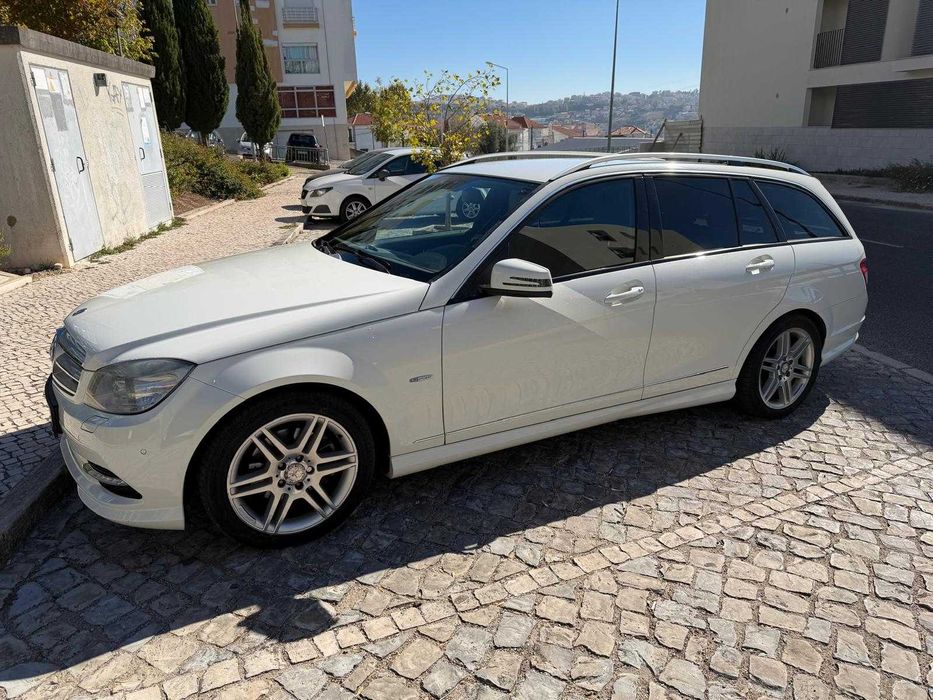 Mercedes-Benz C 250 com kit AMG