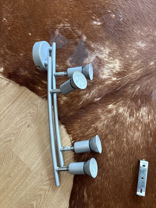 Lampa wiszaca z zarowkami