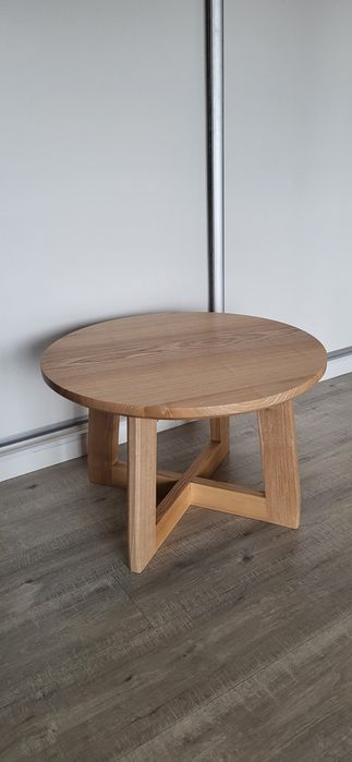 Solidny lity stolik kawowy okrągły jesionowy , jesion