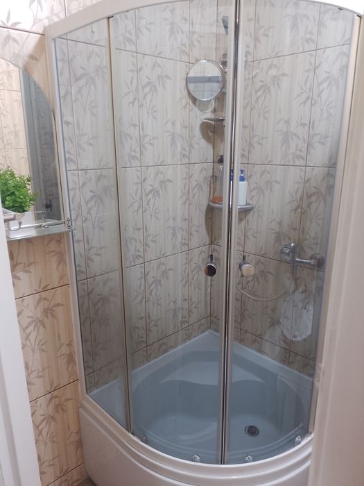 Сдаю 2-х комнатную квартиру-студию  в центре,Крытый рынок,ул.Парковая,