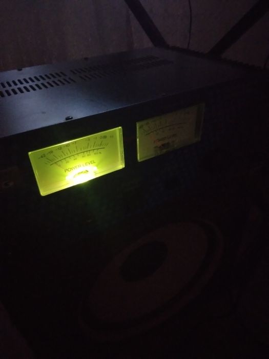 Перший власник!! Підсилювач Усилитель звука Grundig 2х канальний 500вт