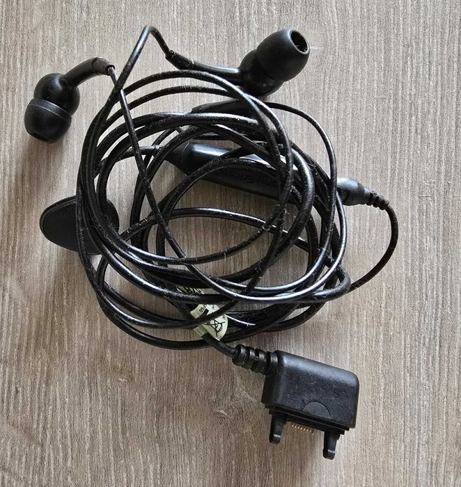 Telemóvel Sony Ericsson W910i (para colecionadores)