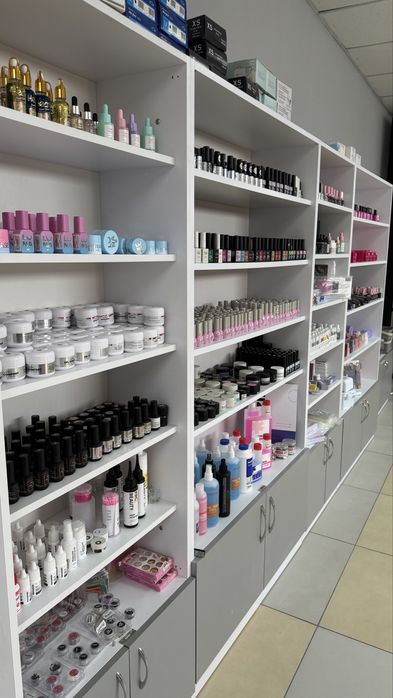 продається готовий nail-магазин професійних матеріалів.