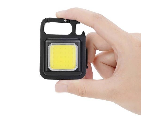 Багатофункціональний портативний ліхтар на акумуляторі