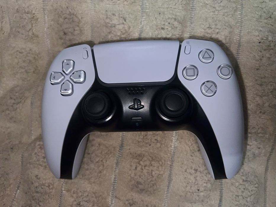 Продаю Оригинальный геймпад PS5 DualSense.