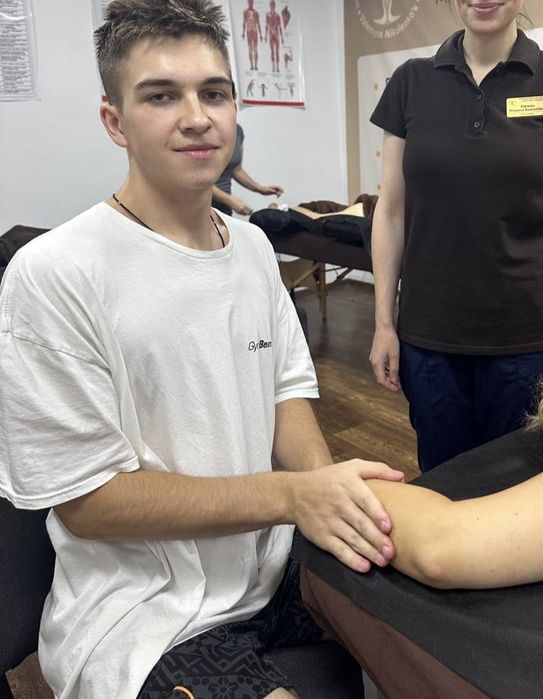 Майстер масажу, тренер, інструктор з харчової поведінки