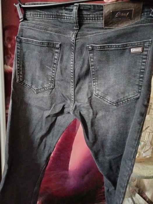 Продам джинси brioni