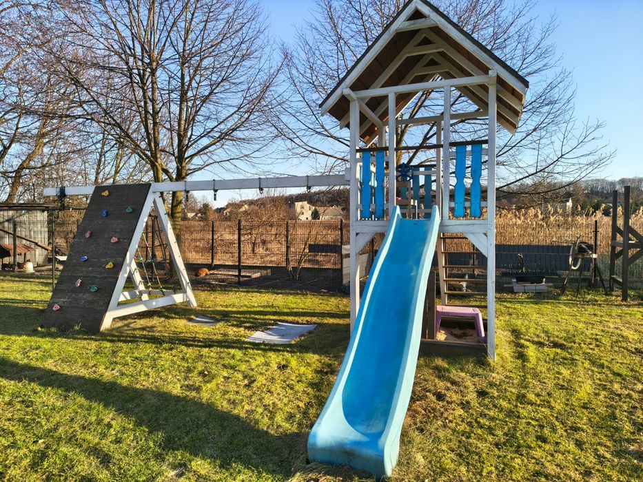 Drewniany plac  zabaw