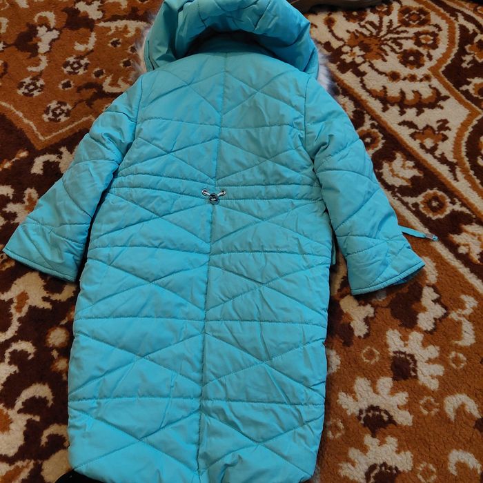Зимова куртка на дівчинку