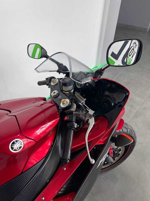 Мотоцикл Yamaha R1