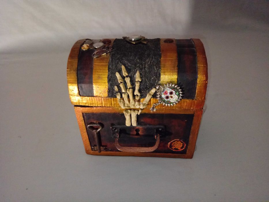 Скринька ручної роботи