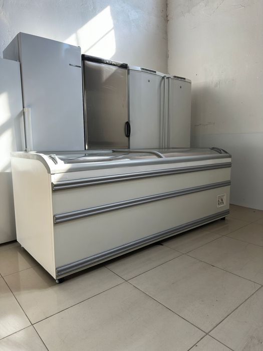 Zamrażarka  witeyna  boneta 250 cm  Aht Paris