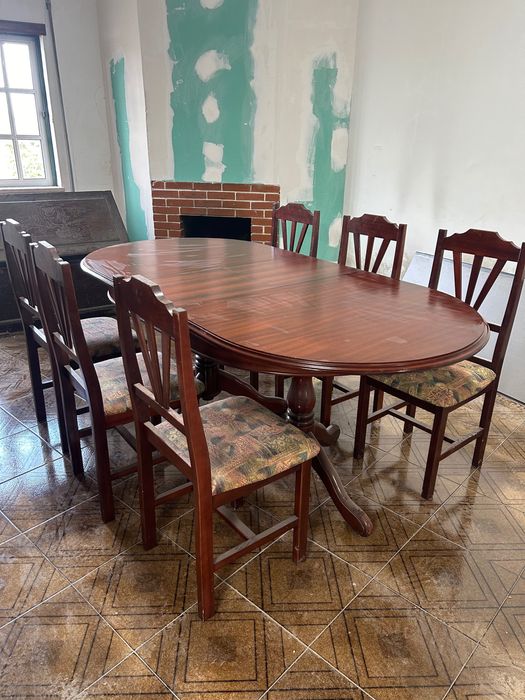 Mesa de sala em madeira maciça, que poderá ser pintada