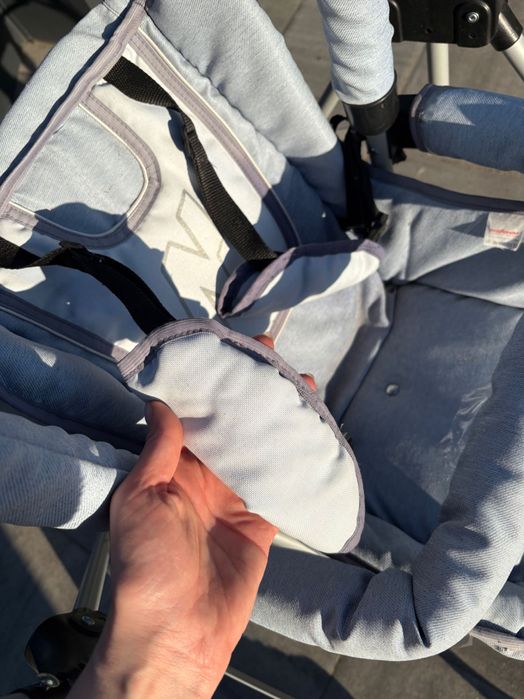 Huśtawka dziecięca na stelażu