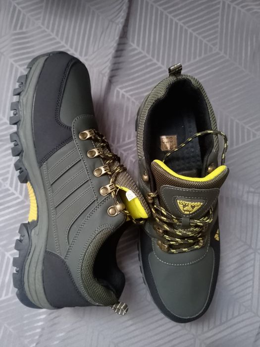 Чоловічі кросівки 45 р