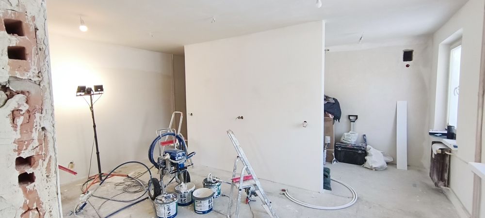 Adaptacja poddasza ,malowanie, szpachlowanie, remonty