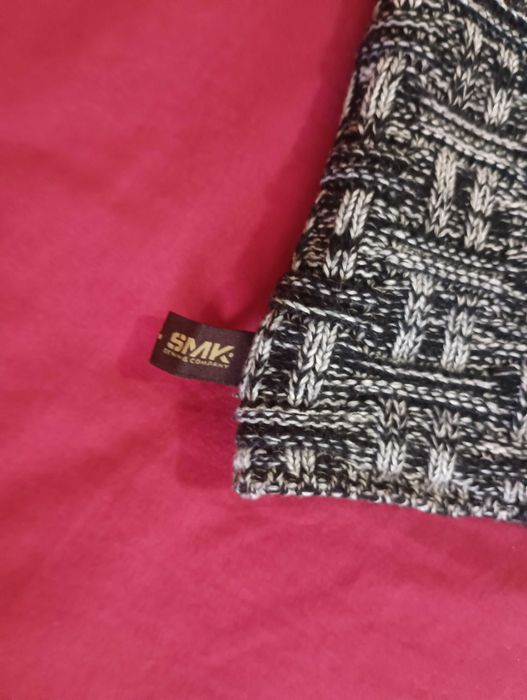 Gorro preto e branco SMK