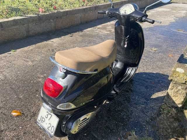 Vespa LX 125 ie 2010 // 12.000 kms