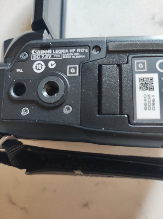 Câmara de filmar Canon Leiria HF R17 c/tripé