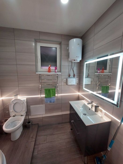 Оренда офісів (район Металургів., НДІОГАЗ) з окремим входом на 1 пов.