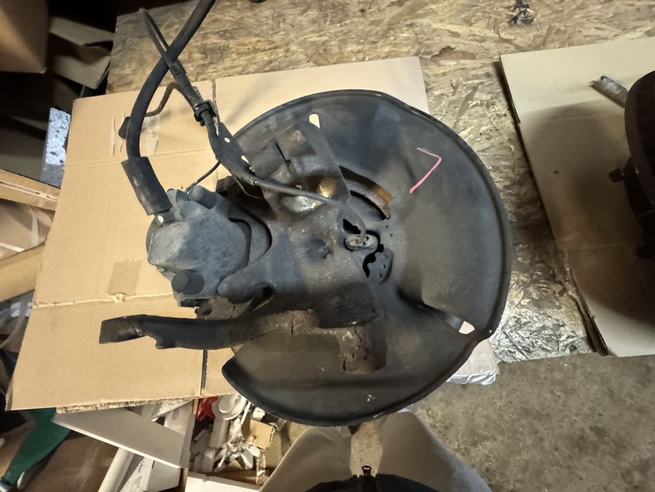 Tarcza kotwiczna osłona tarczy zacisk przód piasta BMW E38 740i