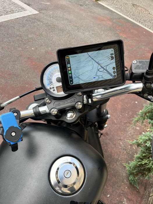 Mota UM Renegade Sport 125 - 2020 - 11500km - c/ ecrã CarPlay/android auto