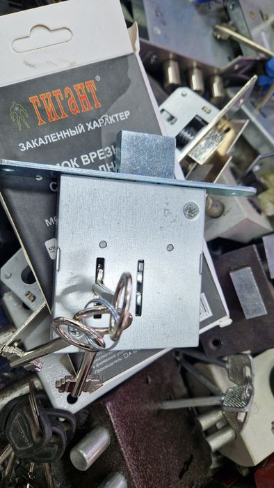 Замок врезной Гигант