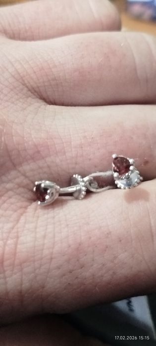 Продам сережки с натуральным камнем.