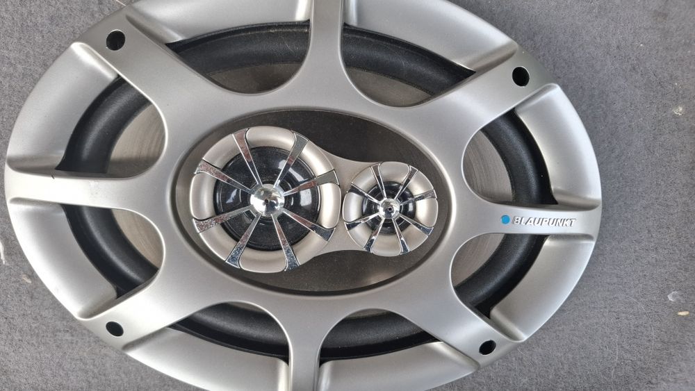 Sistema de Som (Subwoofer, Colunas, etc)