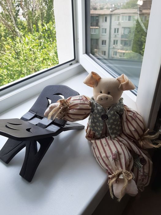 Мягкие игрушки / стул/подставка  резной