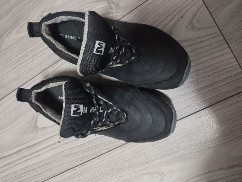 Продам кросівки 35 р