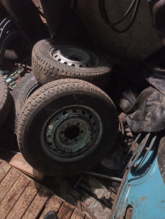 Резина з дисками